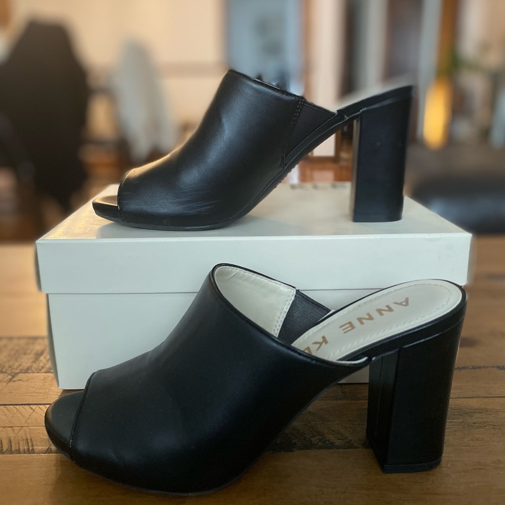 Anne Klein Peep toe heeled slide sandals.Block heel. Size 7.5 (runs small).